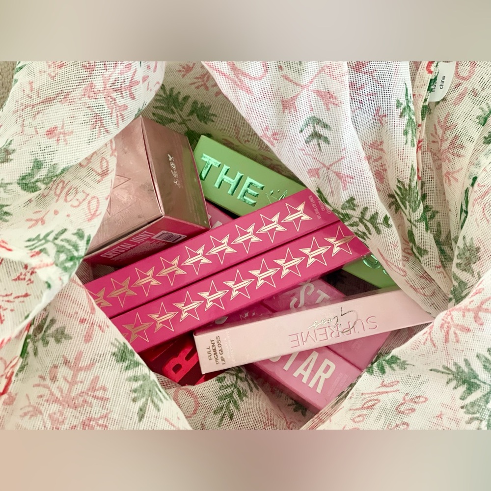 JEFFREE STAR | Makeup Bundle Mystery Bag 🩷
